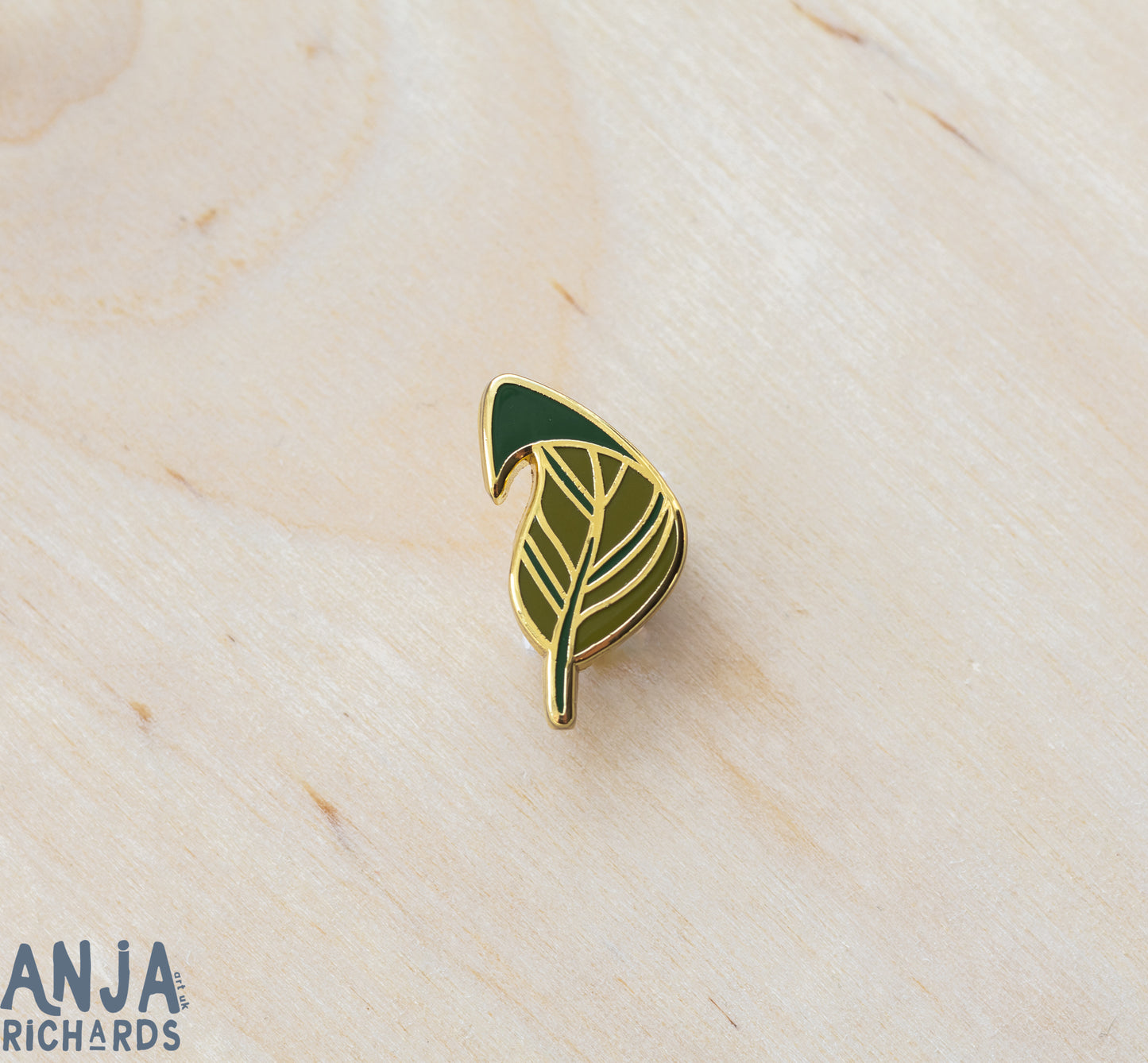 Green Leaf Pin