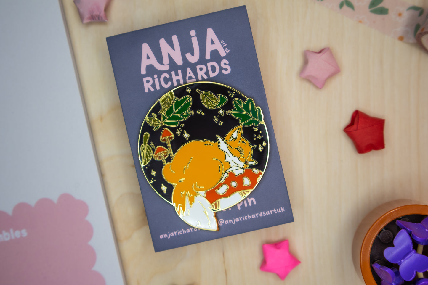 Sleepy Fox Pin - Collectors Edition